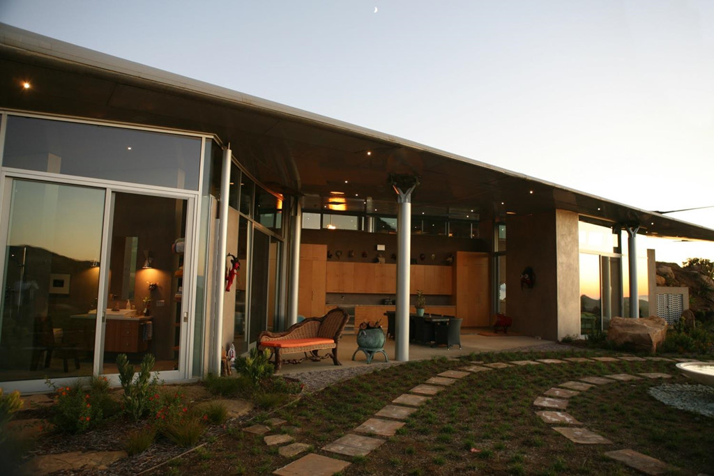 Ngoi nha lam tu canh may bay Boeing 747 hinh anh 9