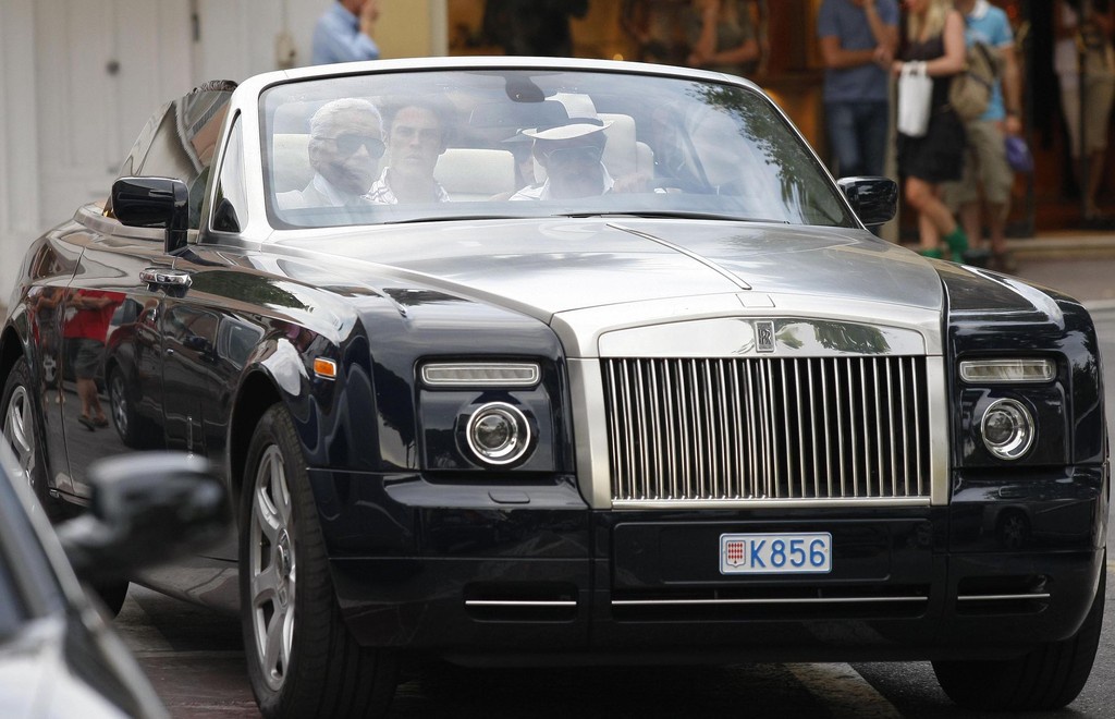 'Huyen thoai Chanel' Karl Lagerfeld va moi duyen voi nhung chiec xe hinh anh 1