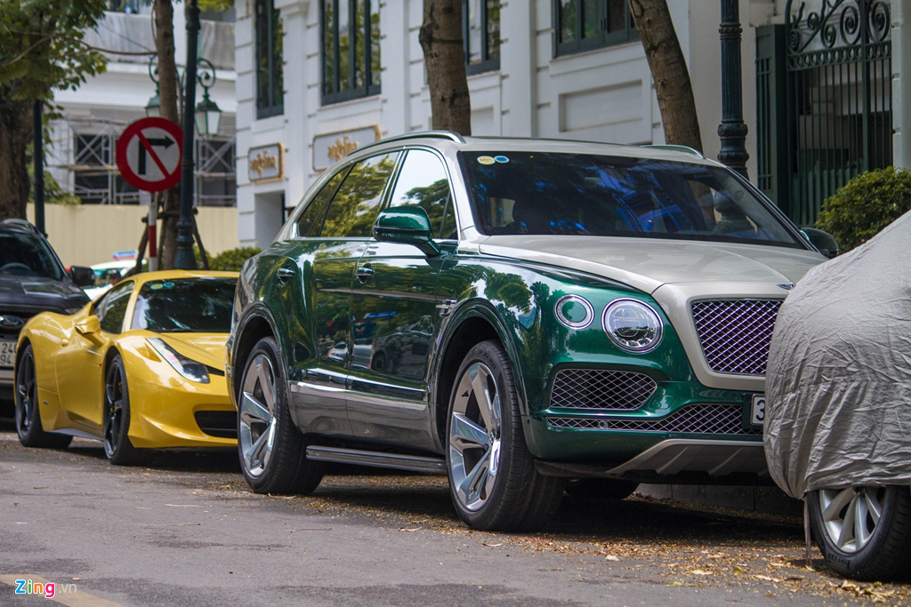 Dan xe sieu sang tri gia tram ty dao pho Ha Noi hinh anh 1