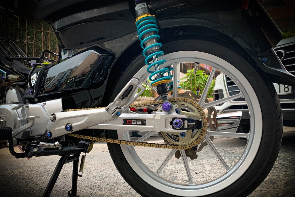 'Huyen thoai' Honda Dream voi dan phu kien 200 trieu hinh anh 13