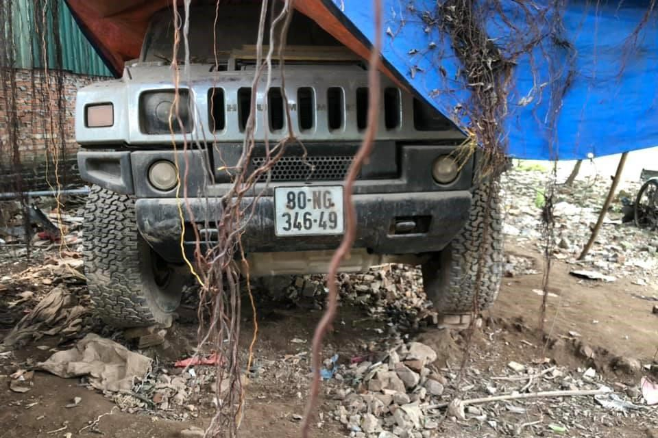 Ford Mustang, Hummer H2, Land Rover bi bo roi tai Ha Noi hinh anh 7 