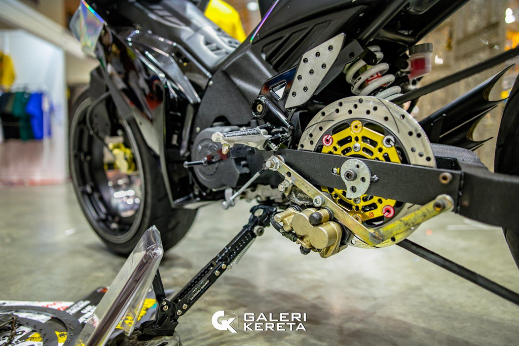 Xe con tay pho thong do phong cach 'xe khong vanh' doc dao hinh anh 6