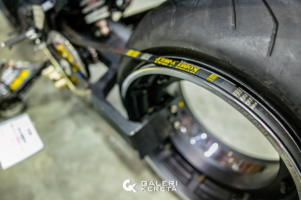 Xe con tay pho thong do phong cach 'xe khong vanh' doc dao hinh anh 5