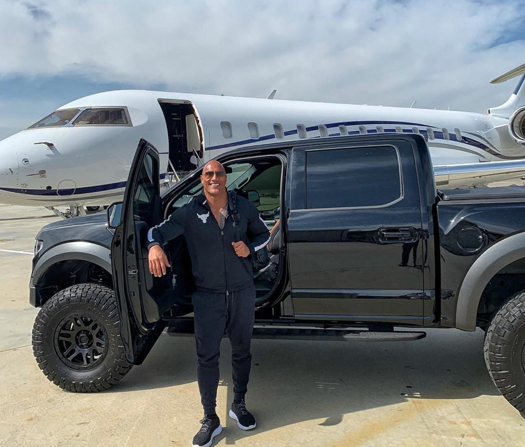 Bo suu tap xe cua 'The Rock' - ngoi sao phim bom tan 'Fast & Furious' hinh anh 2