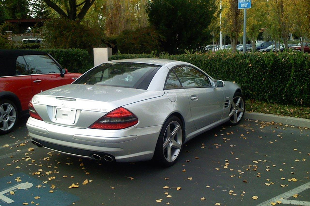 Khi con song, Steve Jobs so huu nhung mau xe nao? hinh anh 2