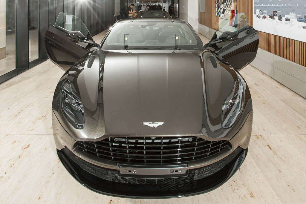 Sieu xe Aston Martin DB11 Kopi Bronze doc nhat VN gia 16 ty da co chu hinh anh 2 