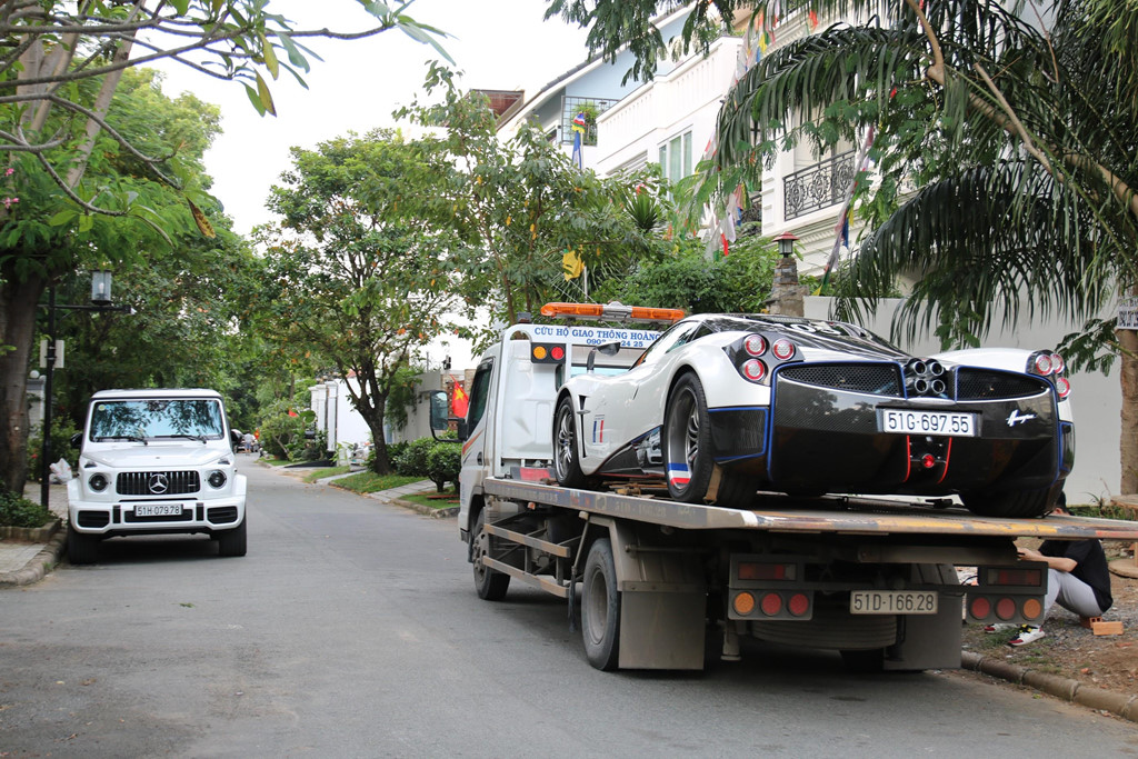 Minh Nhua se mang dan xe 100 ty den le cuoi con gai? hinh anh 4