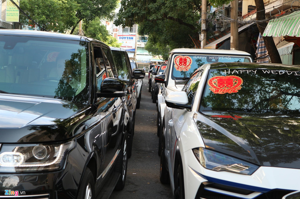 Dan xe dua dau con gai Minh Nhua vang bong sieu xe Pagani Huayra hinh anh 11