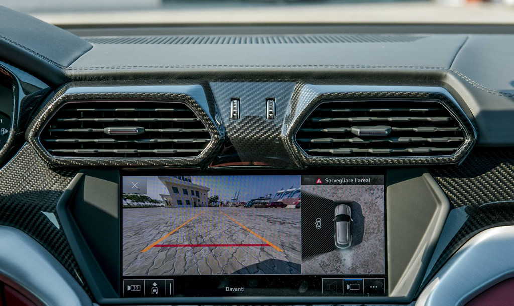 Sieu SUV Lamborghini Urus chinh hang thu 3 cap ben VN hinh anh 16