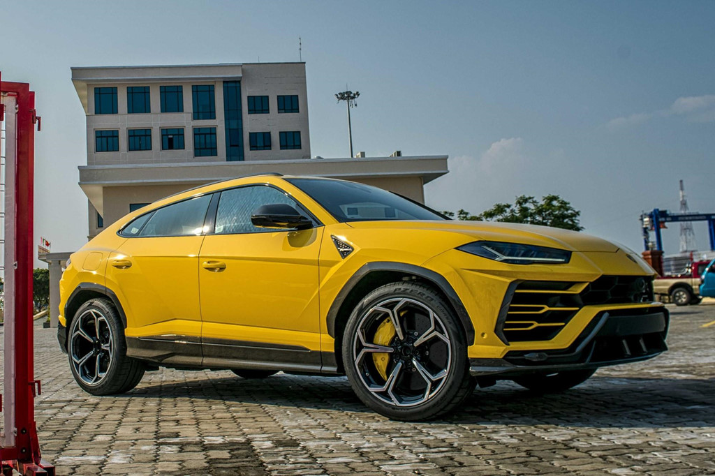 Sieu SUV Lamborghini Urus chinh hang thu 3 cap ben VN hinh anh 1