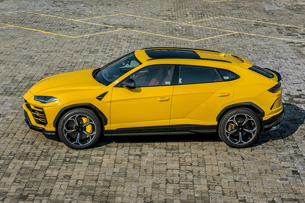 Sieu SUV Lamborghini Urus chinh hang thu 3 cap ben VN hinh anh 4