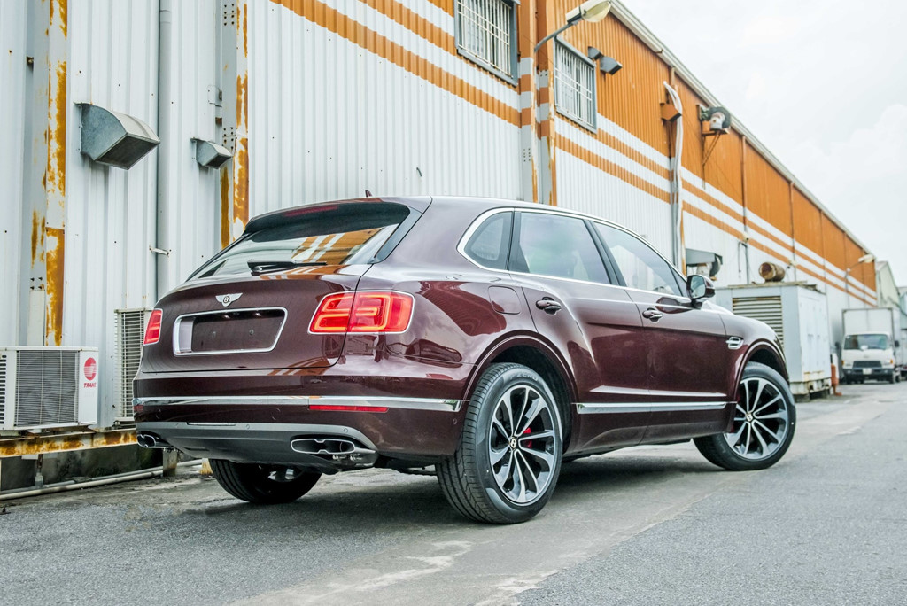 Bentley Bentayga V8 ban ky niem thu 2 ve VN, mau doc nhat the gioi hinh anh 9