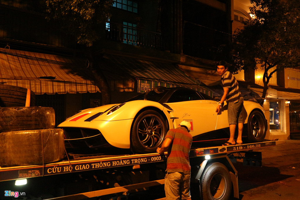 Dan xe tram ty cua Minh Nhua ve TP.HCM trong dem sau 7 ngay du lich hinh anh 2