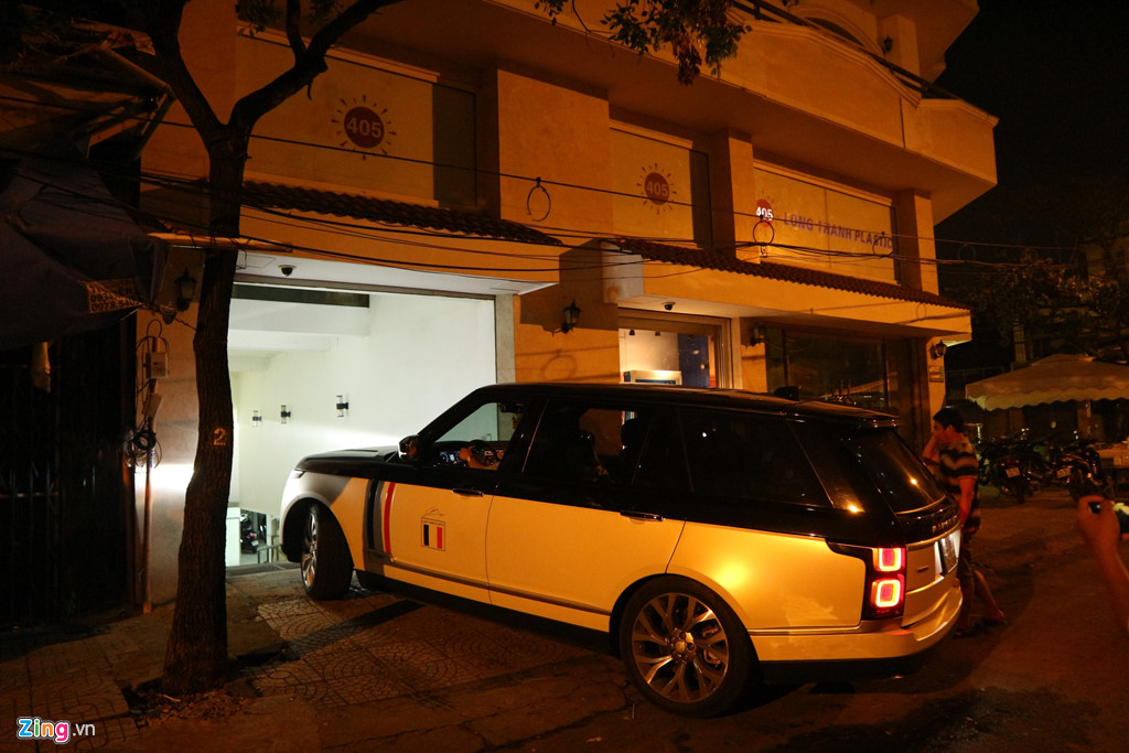 Dan xe tram ty cua Minh Nhua ve TP.HCM trong dem sau 7 ngay du lich hinh anh 11