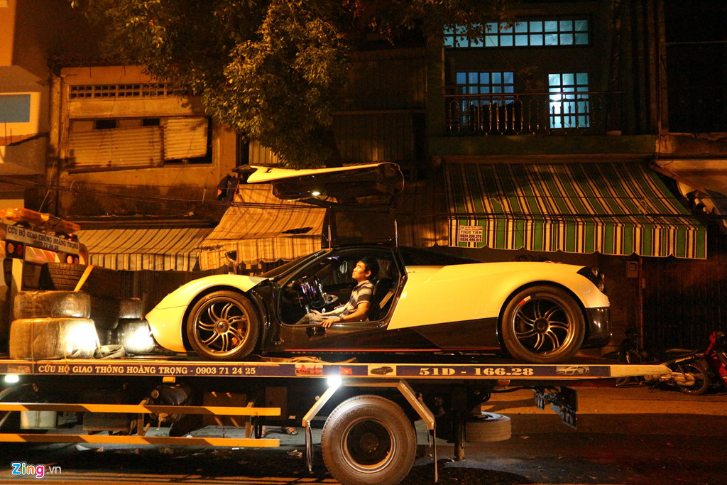 Dan xe tram ty cua Minh Nhua ve TP.HCM trong dem sau 7 ngay du lich hinh anh 3