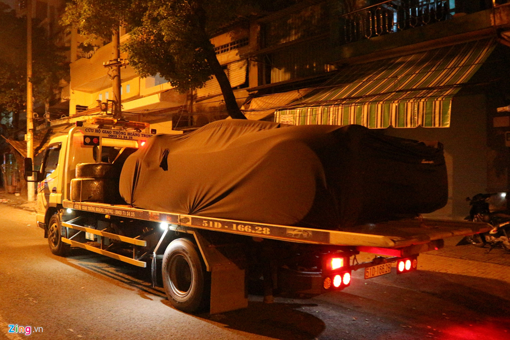 Dan xe tram ty cua Minh Nhua ve TP.HCM trong dem sau 7 ngay du lich hinh anh 1