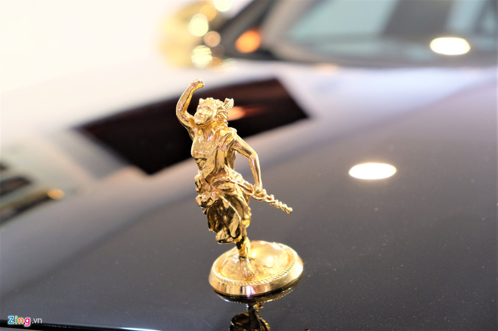 Mercedes-Benz E 300 AMG ma vang cua dai gia Viet hinh anh 4