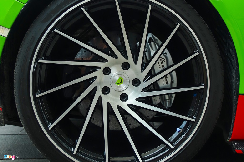 Lamborghini Huracan khoac ao xe dua GT3 tai TP.HCM hinh anh 7