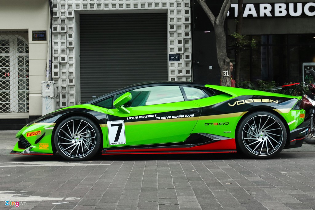 Lamborghini Huracan khoac ao xe dua GT3 tai TP.HCM hinh anh 2