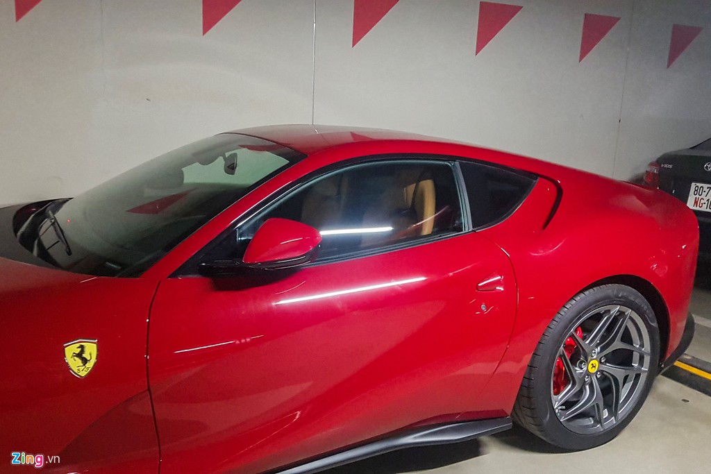 Hinh anh Ferrari 812 Superfast dau tien ve Viet Nam hinh anh 8