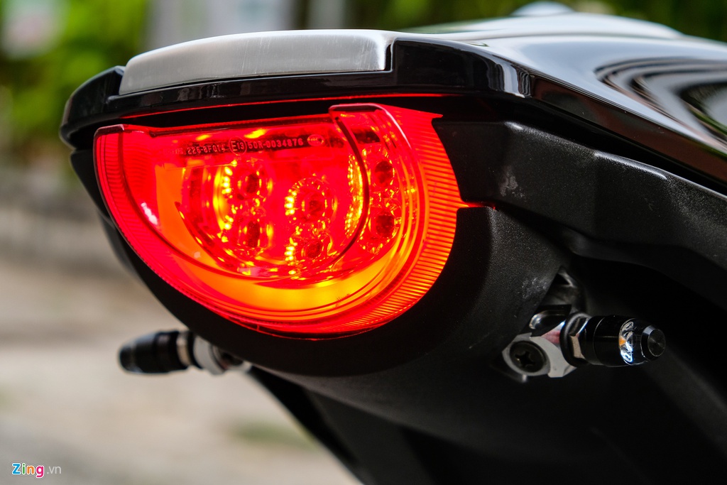 Honda CB1000R Plus voi goi do 200 trieu dong cua biker TP.HCM hinh anh 13 HondaCB1000_zing_22.jpg