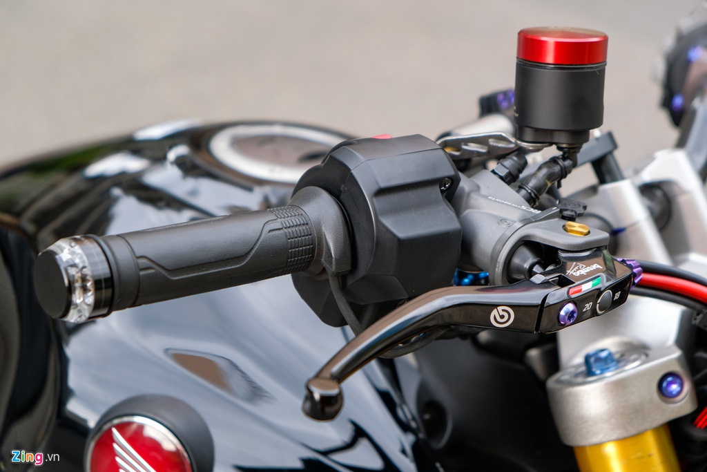 Honda CB1000R Plus voi goi do 200 trieu dong cua biker TP.HCM hinh anh 9 HondaCB1000_zing_28.jpg