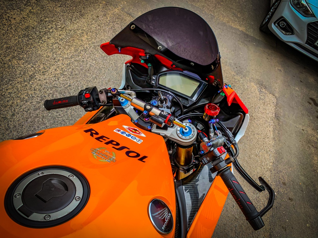 Honda CBR1000RR lot xac voi trang bi thua tu xe dua MotoGP hinh anh 3 CBR_11.jpeg