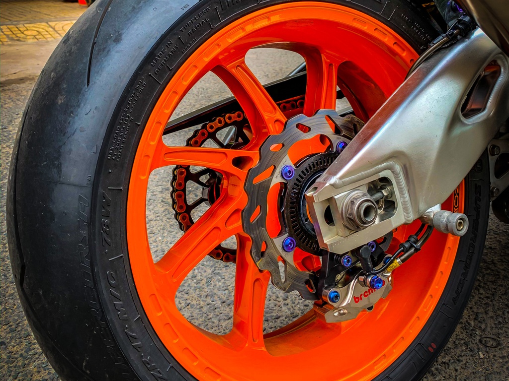 Honda CBR1000RR lot xac voi trang bi thua tu xe dua MotoGP hinh anh 9 CBR_15.jpeg