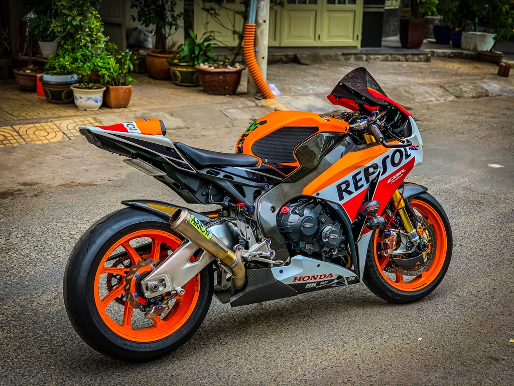 Honda CBR1000RR lot xac voi trang bi thua tu xe dua MotoGP hinh anh 2 CBR_2.jpeg