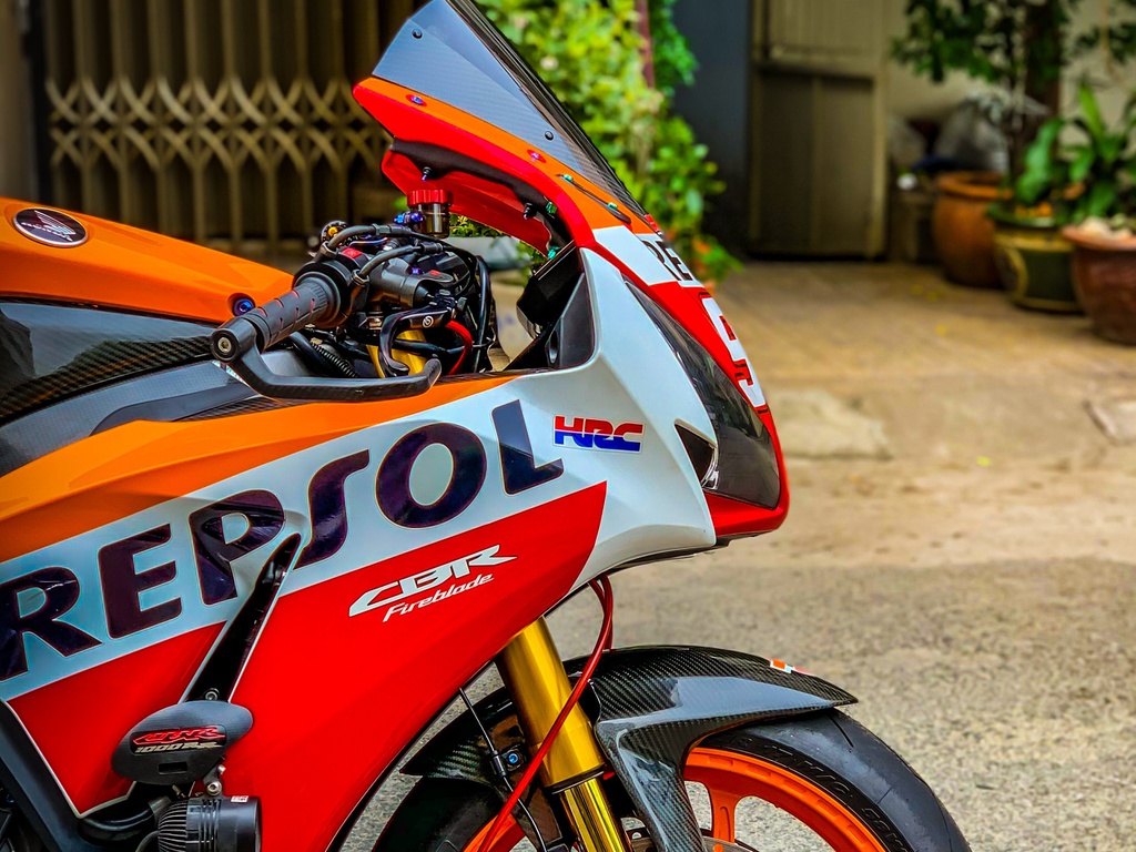 Honda CBR1000RR lot xac voi trang bi thua tu xe dua MotoGP hinh anh 10 CBR_8.jpeg