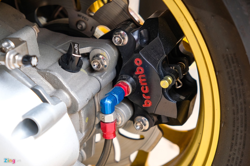 Vespa GTS 300 HPE voi goi do tang hieu nang tri gia 150 trieu o TP.HCM hinh anh 10 13_zing.jpg