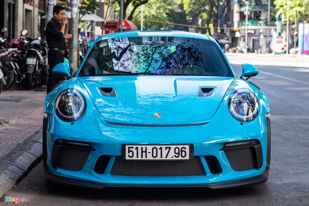 Porsche 911 GT3 RS mau doc gia 14 ty lan banh tai TP.HCM hinh anh 2 IMG_3869_zing_1.jpg