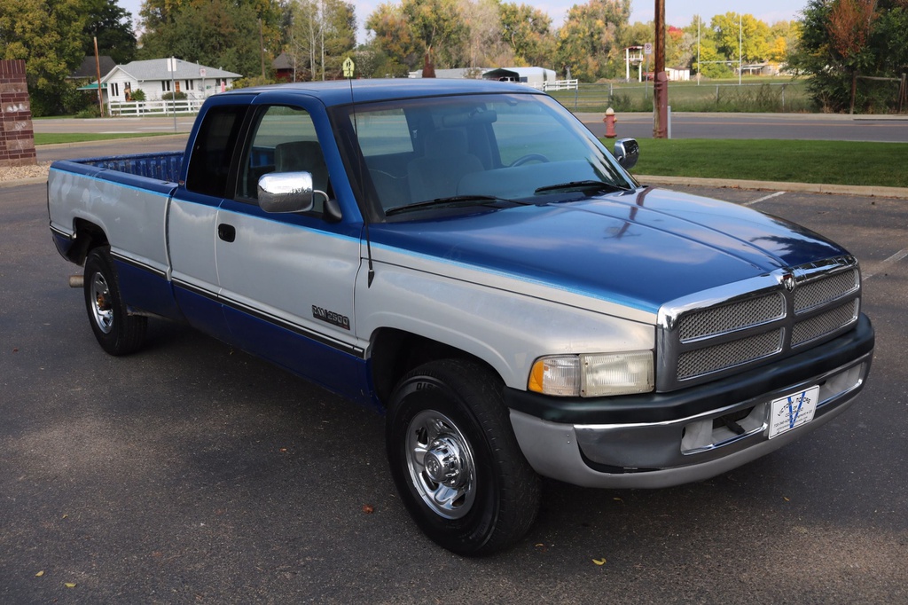 Nhung oto co dung tich lon nhat the gioi, Bugatti chi la hang thuong hinh anh 5 ram2500.jpg