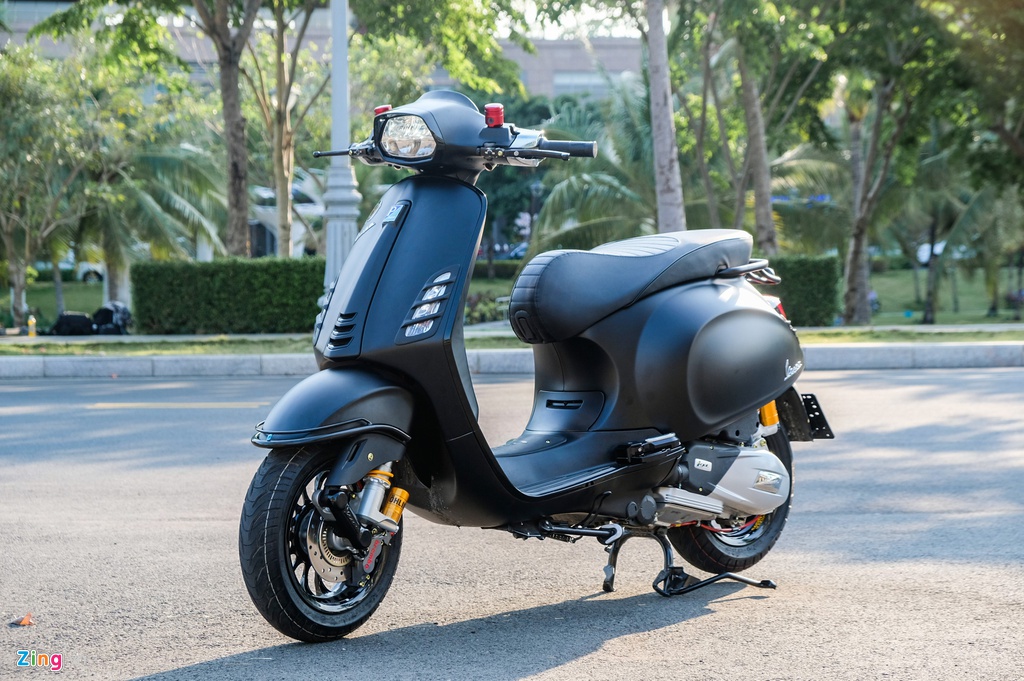 Vespa Sprint phien ban bong dem voi goi do hon 110 trieu tai TP.HCM hinh anh 1 DSCF1994_zing.jpg