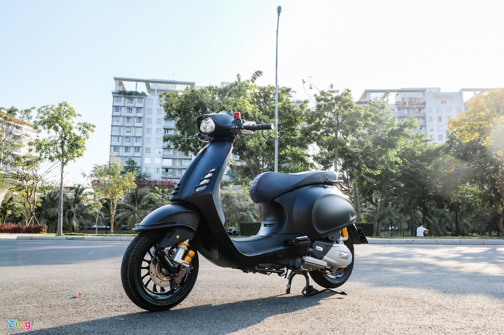 Vespa Sprint phien ban bong dem voi goi do hon 110 trieu tai TP.HCM hinh anh 13 DSCF1996_zing.jpg