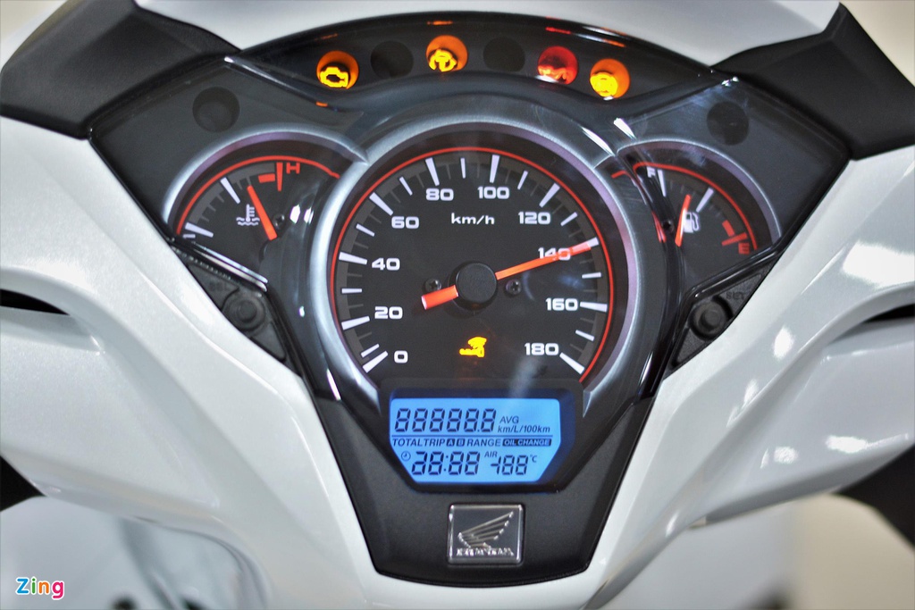 So sanh Forza 300 va SH 300i: Khac biet chu yeu o kieu dang hinh anh 6 5_SH300i_zing.jpg