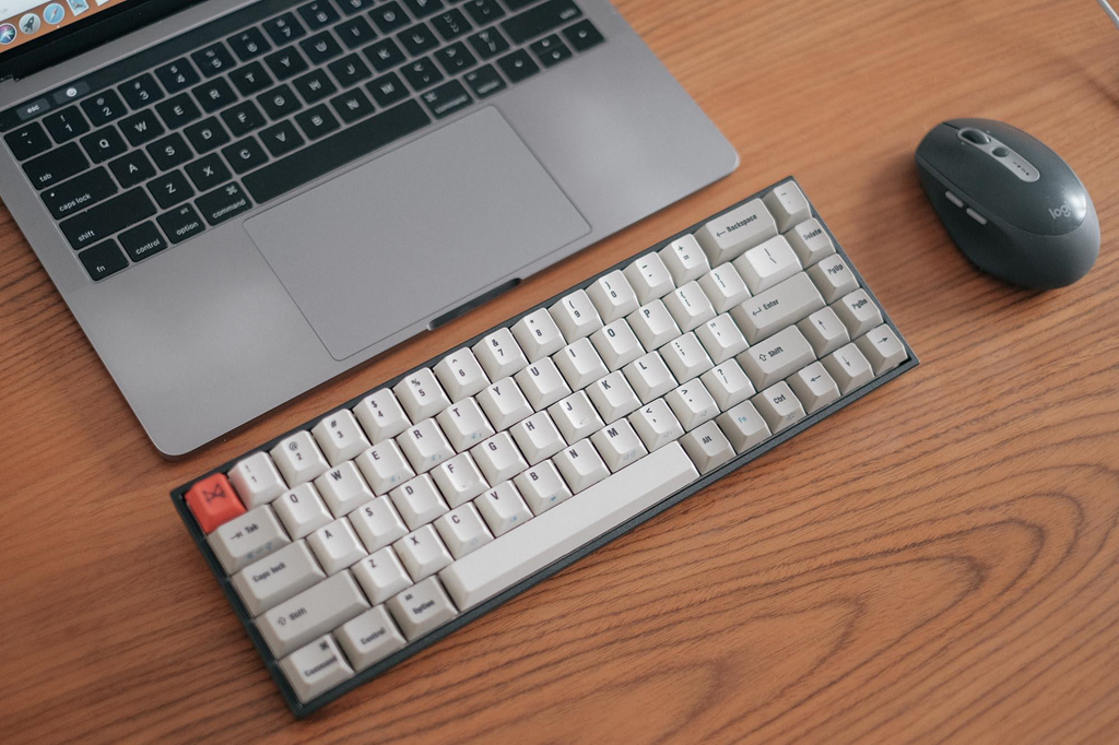 Dung do xach tay, nguoi Viet bi Apple doi xu bat cong hon Singapore hinh anh 1