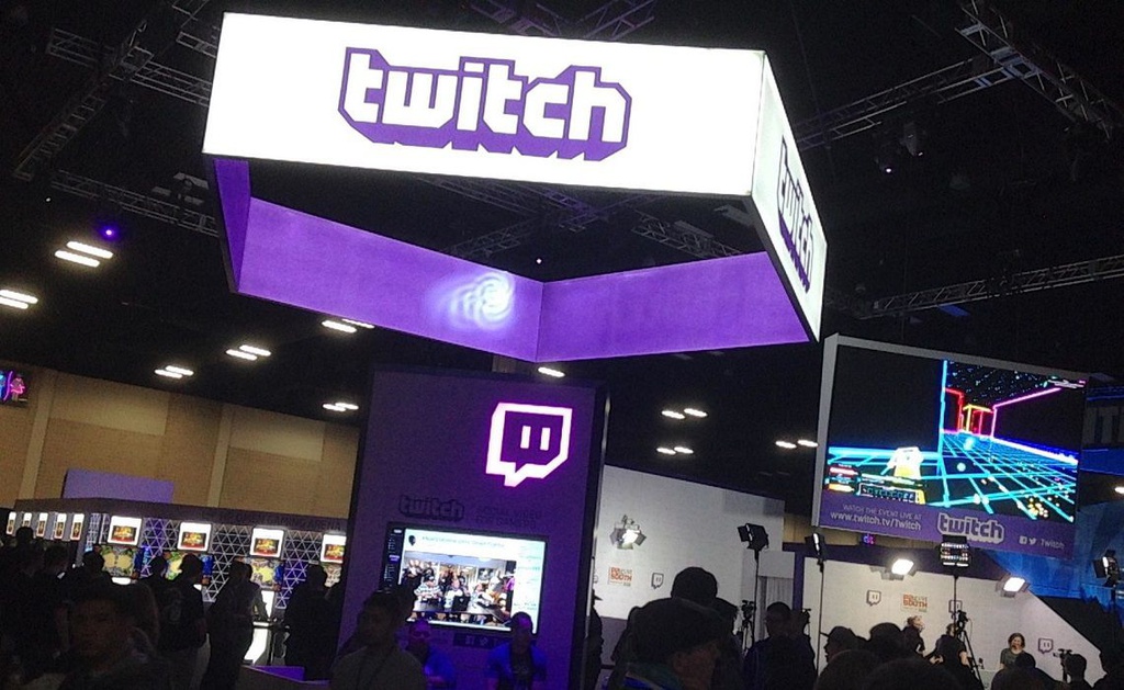 iPhone 4, Tinder va nhung khoanh khac cong nghe an tuong nhat thap ky hinh anh 5 Z14216122019.jpg