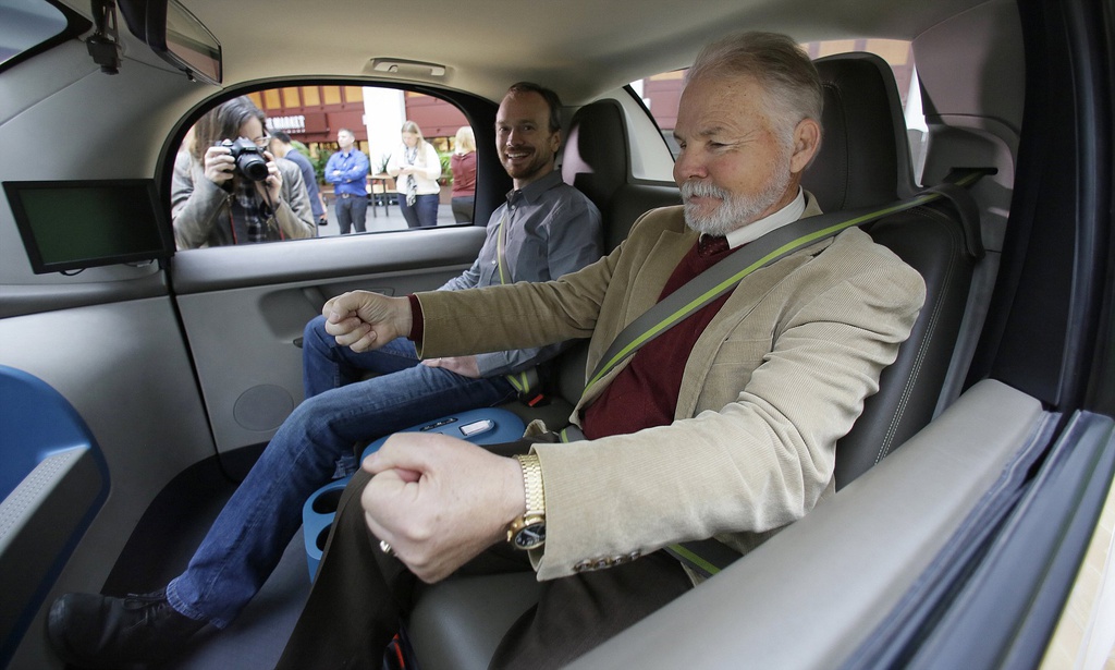 iPhone 4, Tinder va nhung khoanh khac cong nghe an tuong nhat thap ky hinh anh 14 Z14916122019.jpg