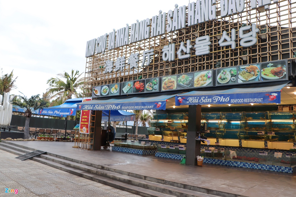 Hang quan o Da Nang vang khach giua noi lo virus corona lay lan hinh anh 5 1_zing_13_.jpg