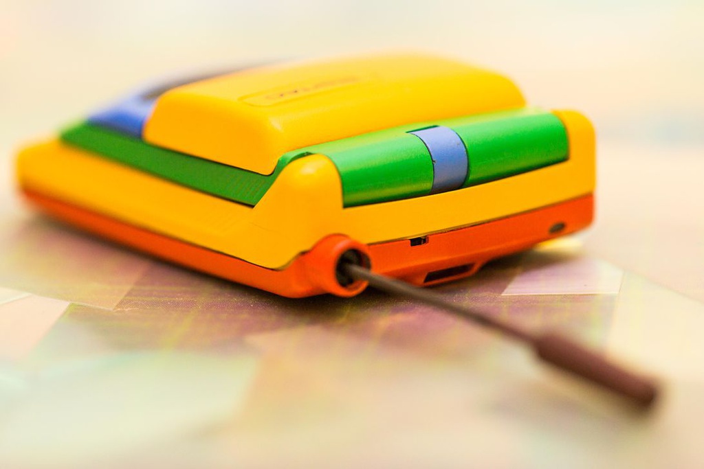 Motorola StarTAC - mau dien thoai di dong di vao lich su anh 2