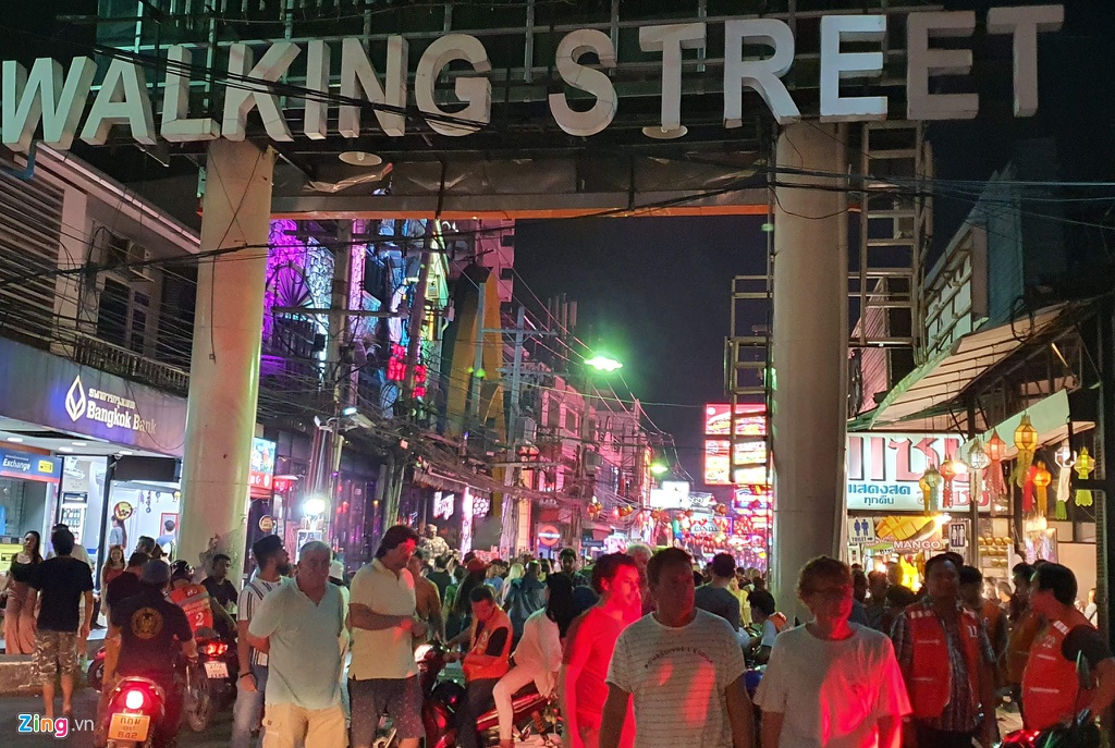 Tu diem an choi bac nhat Pattaya luc 0h hinh anh 1 sexshow_zing_1_.jpg