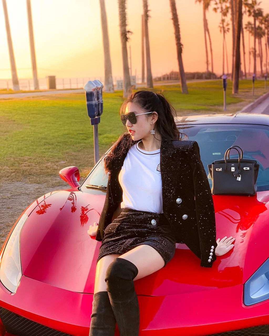 Rich kid chi tien ty mua sam o My, tham quan New York bang truc thang hinh anh 10