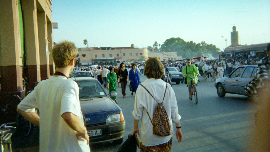 ‘25 nam truoc, toi la ke phieu luu ngoc nghech nhat chau Au’ hinh anh 7 8.jpg