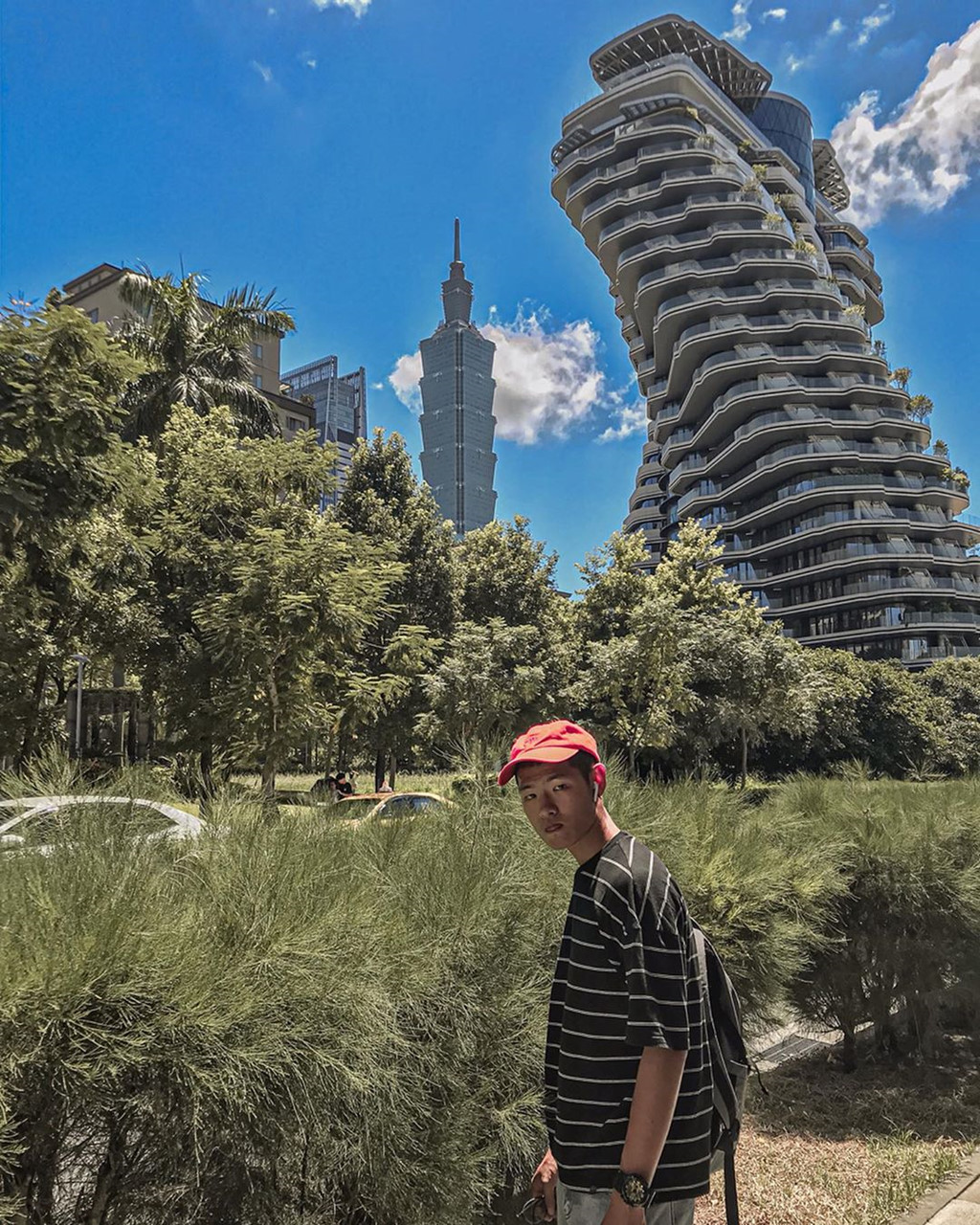 Toa nha hinh chuoi DNA voi 23.000 cay xanh, diem song ao hut gioi tre hinh anh 19