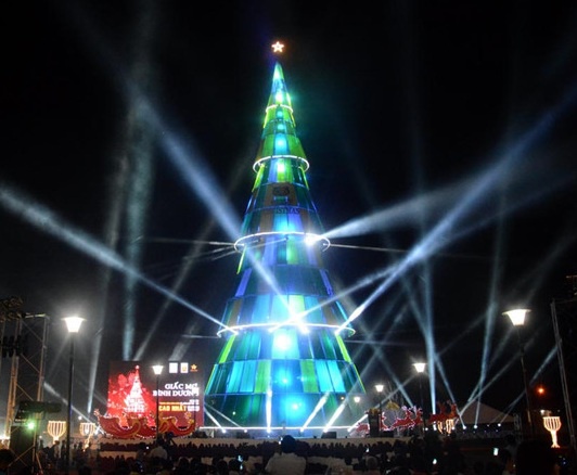 Nhung cay thong doc dao, lap ky luc Viet Nam qua cac mua Noel hinh anh 16 Le_Quan2.jpg