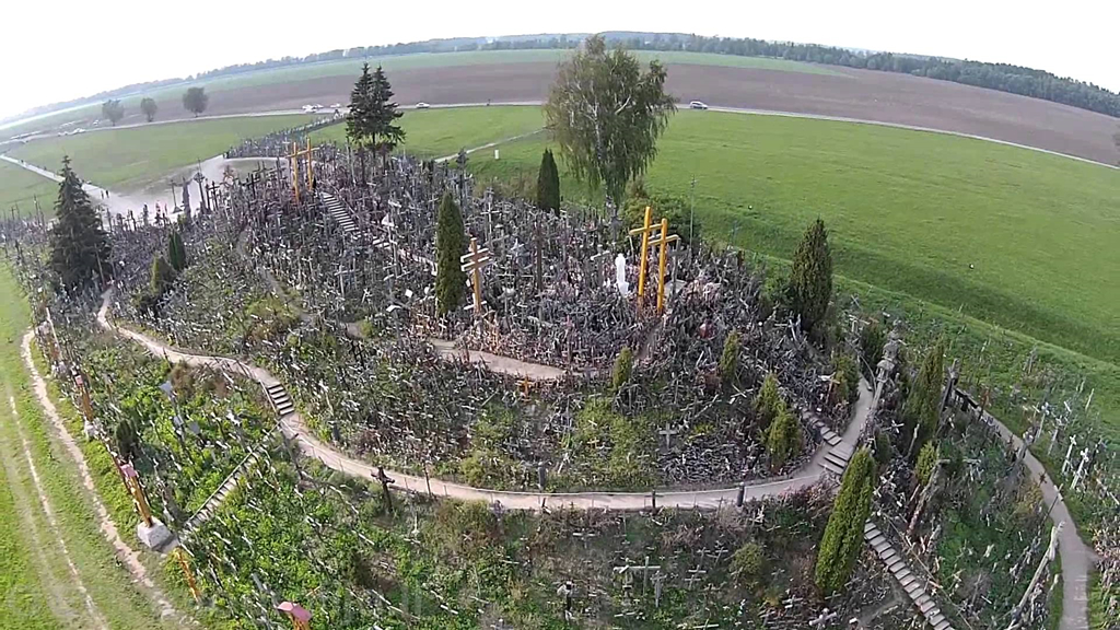 Me cung 200.000 thanh gia bi an tren ngon doi ron toc gay hinh anh 1