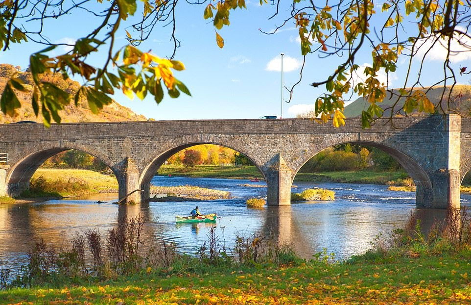 7 vung dat thay ao mua thu dep tua xu than tien hinh anh 7