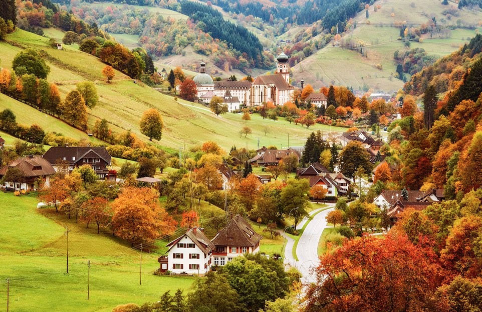 7 vung dat thay ao mua thu dep tua xu than tien hinh anh 2