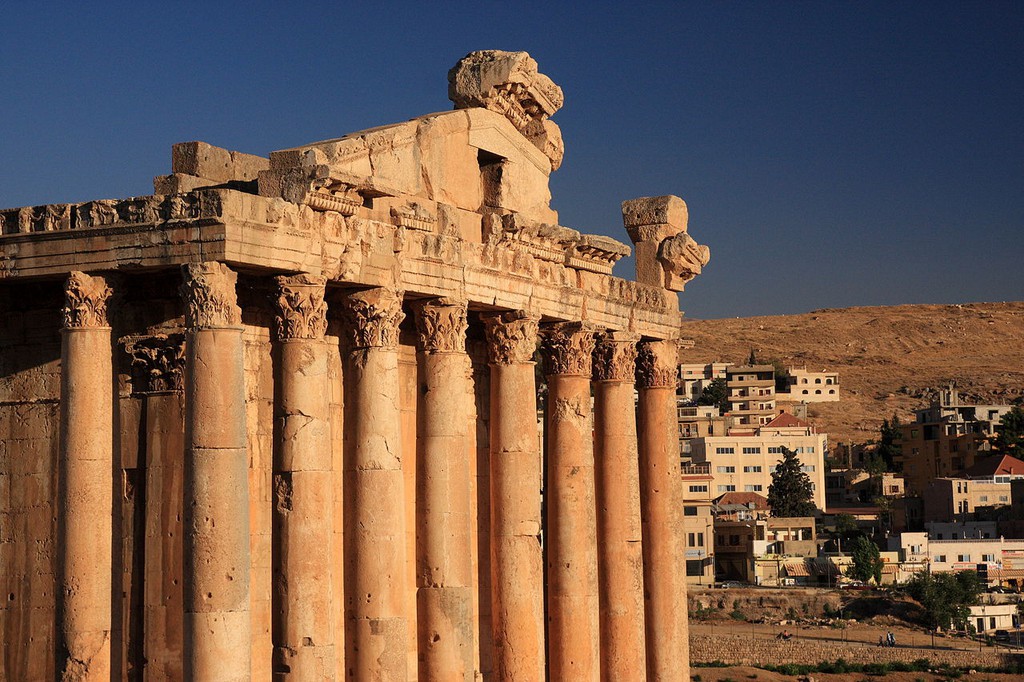 Ngoi den co dai khong lo va nhung bi an chua loi giai dap hinh anh 6